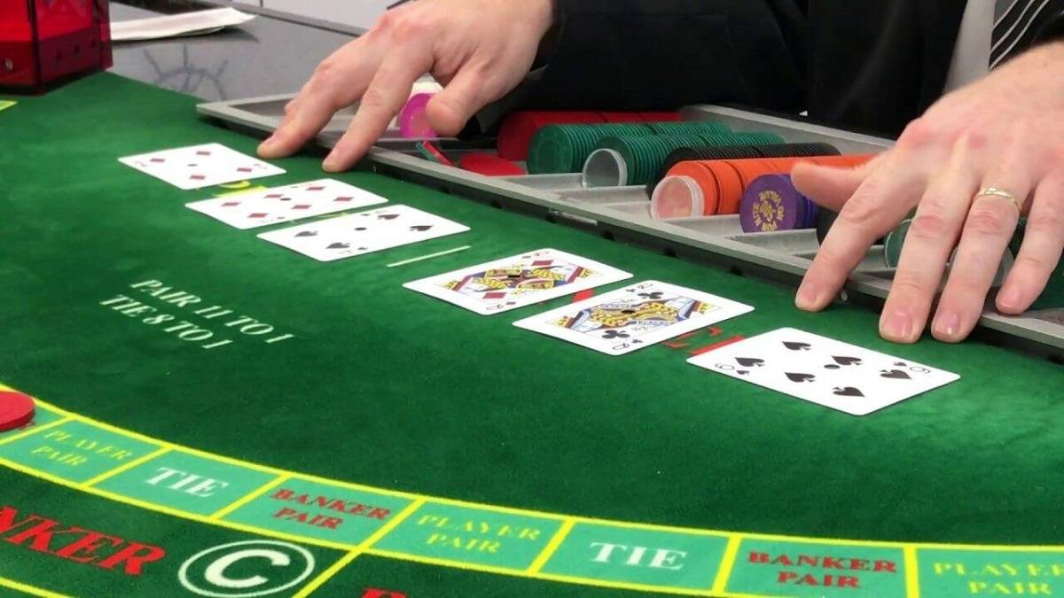Luật chơi bài Baccarat đơn giản